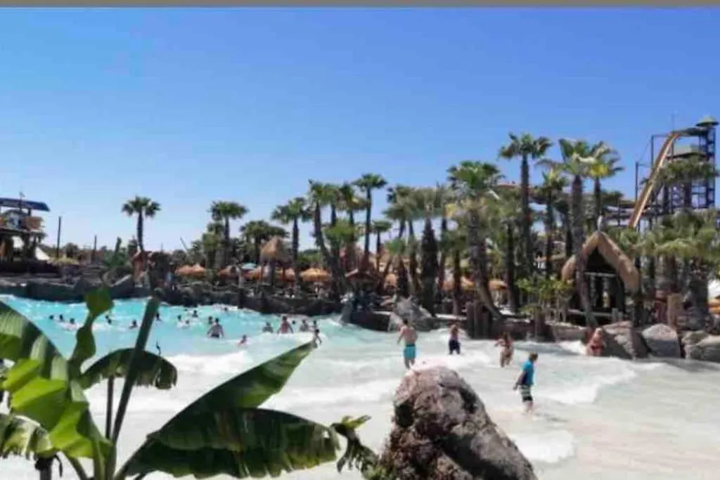 Luxury Apartment Centre. Pool. Beach And Shopping 리도 디 예솔로 0*,  이탈리아