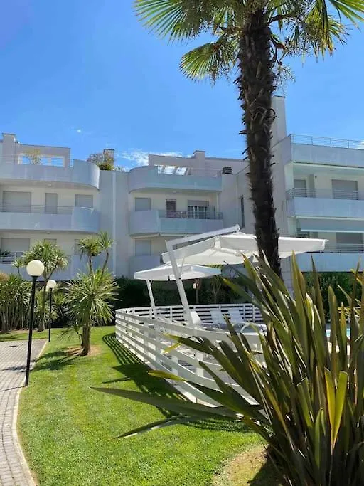 Luxury Apartment Centre. Pool. Beach And Shopping Lido di Jesolo
