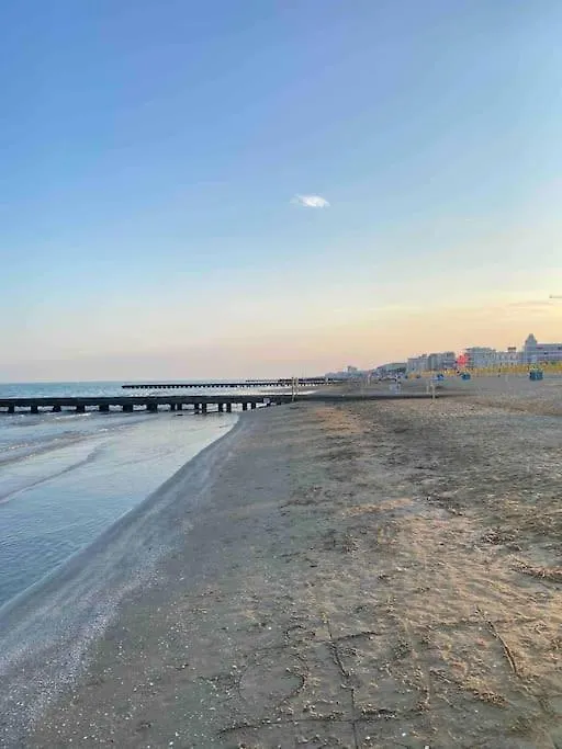 Luxury Apartment Centre. Pool. Beach And Shopping Lido di Jesolo Italy