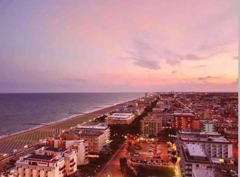 Luxury Apartment Centre. Pool. Beach And Shopping Lido di Jesolo