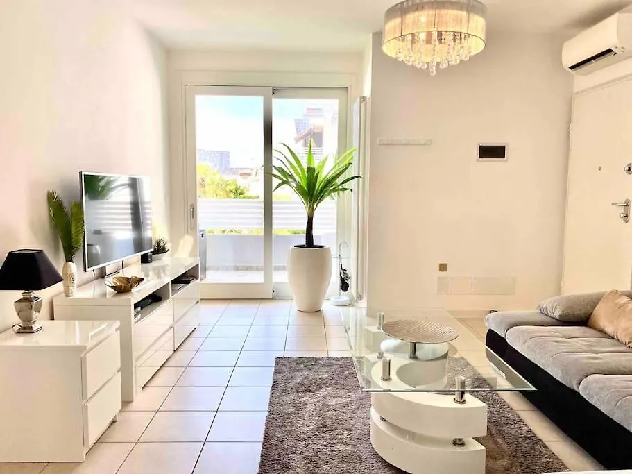 Luxury Apartment Centre. Pool. Beach And Shopping Lido di Jesolo 0*,  Italy