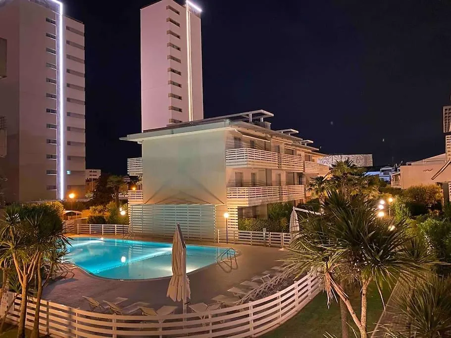 Luxury Apartment Centre. Pool. Beach And Shopping Lido di Jesolo
