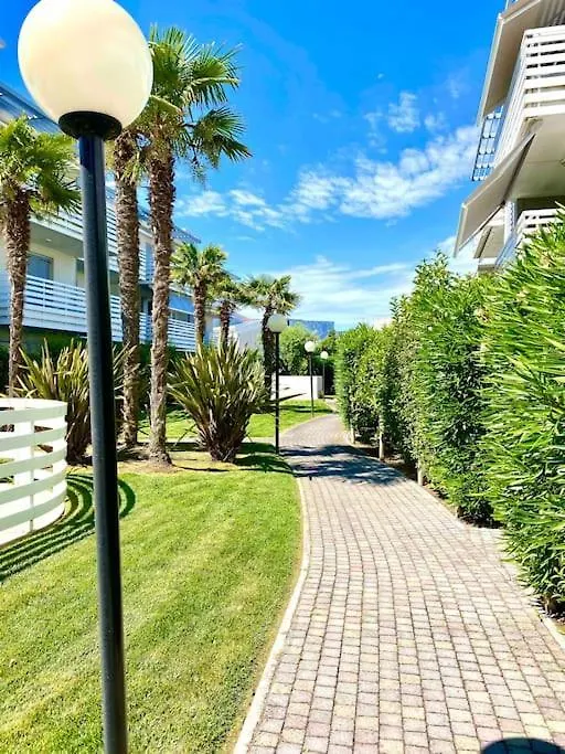 Luxury Apartment Centre. Pool. Beach And Shopping Lido di Jesolo